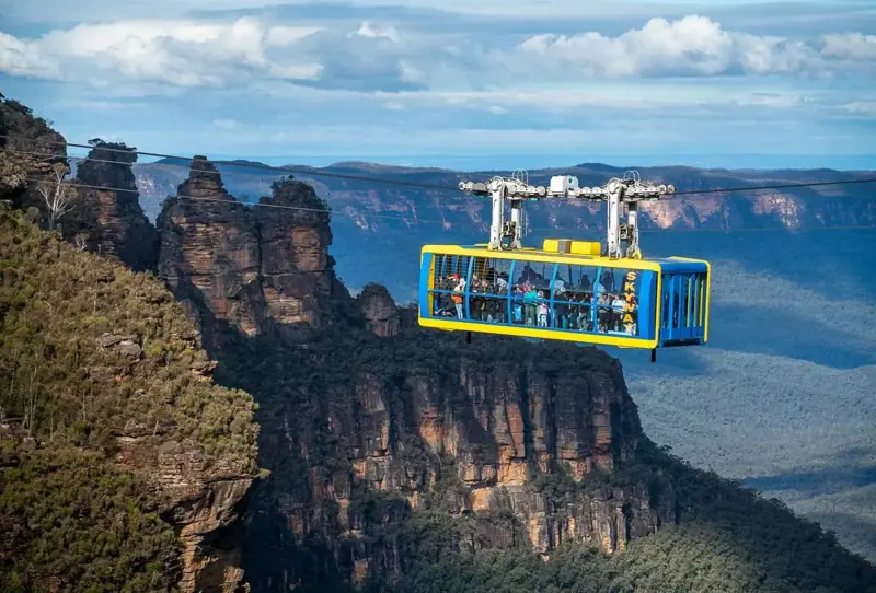 Scenic Skyway above the Blue Mountains valley